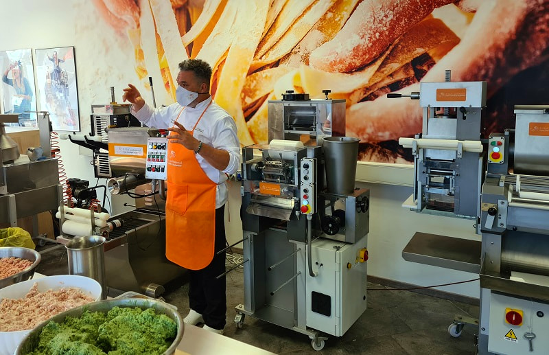 Professional courses for pasta maker